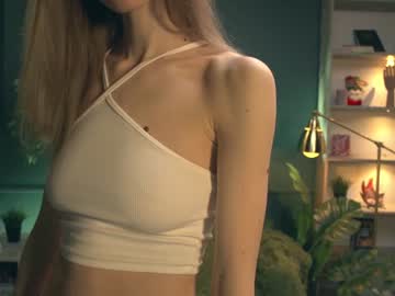 webcam girl lolly_bella_ live cam image #1318083