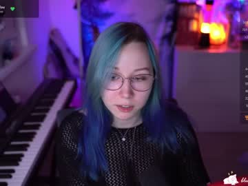 webcam girl blue_mooncat live cam image #7450772