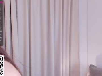 webcam girl peek_in_my_window live cam image #8459164