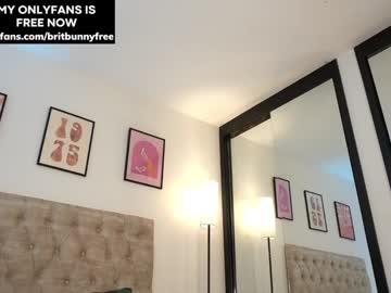 webcam girl camilitasu live cam image #11565632