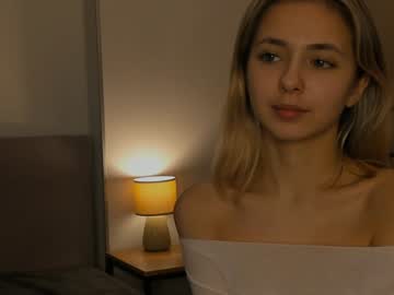 webcam girl mildredgarrett live cam image #11106674