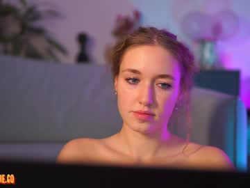 webcam girl _taylor_swift live cam image #8160810