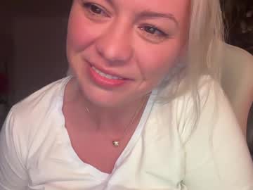 webcam girl kiradivine live cam image #12227567