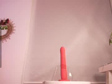 webcam girl lau__1 live cam image #7962104