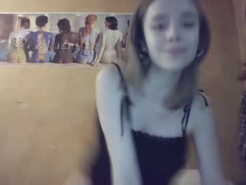 webcam girl cute_alyssia live cam image #6778084