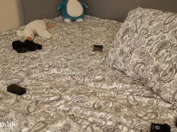 webcam girl bestblondiiecb live cam image #12989974