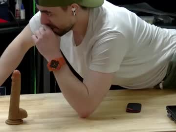 webcam man brad_bounce live cam image #5637590