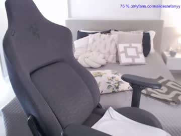webcam girl smileyouarehere live cam image #10083249