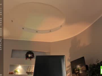 webcam girl margarethowell live cam image #11332752