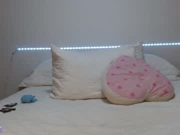 webcam girl gabrielaa_18 live cam image #4887043