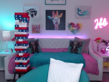 webcam girl holihurricane live cam image #8958366