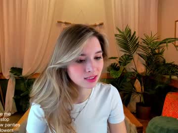 webcam girl milablush live cam image #4688608