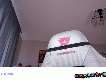 webcam girl vivian_qwerty live cam image #12648147