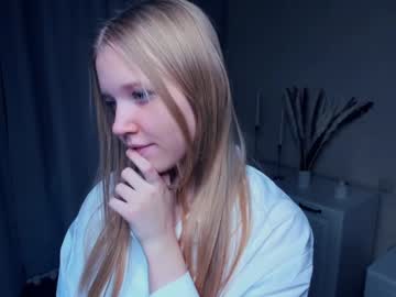 webcam girl hug_honestly live cam image #7772038