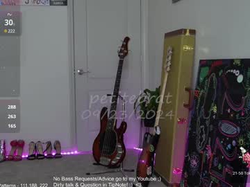 webcam girl petitebrat live cam image #10583044