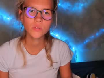 webcam girl carolayers live cam image #3292251