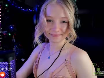 webcam girl bestblondiiecb live cam image #4661062