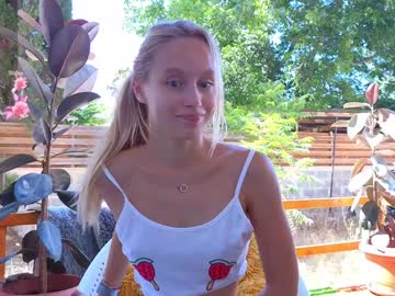 webcam girl white_lime live cam image #10163047