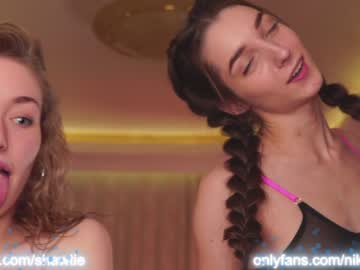 webcam girl angels_kiss live cam image #1009662