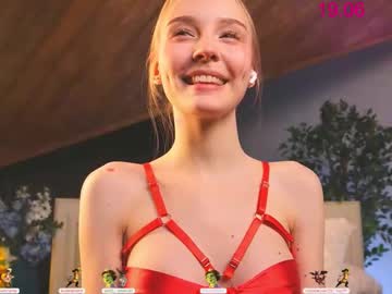 webcam girl lissa_meooow live cam image #12975773