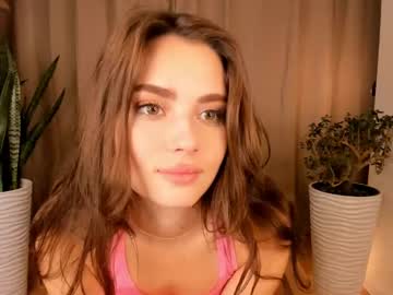 webcam girl scarletmore live cam image #10334076