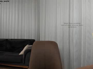 webcam girl victorias_world live cam image #3515774