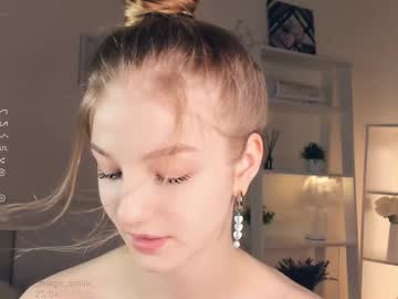 webcam girl _magic_smile_ live cam image #12464918