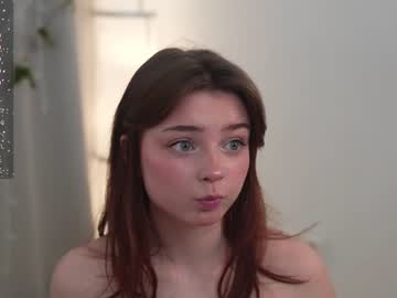 webcam girl floret_joy live cam image #9268396