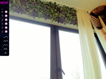 webcam girl sassyt33n live cam image #4973667