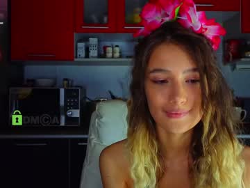 webcam girl crazzy_cherry live cam image #9893812