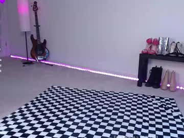 webcam girl petitebrat live cam image #13017954
