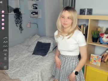 webcam girl summer_lilac live cam image #10389276