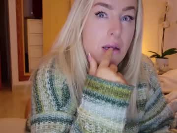webcam girl christinasiemone live cam image #11073442