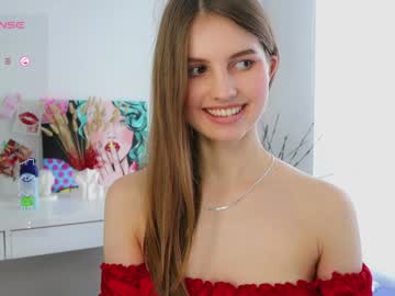webcam girl fluffy_angel live cam image #10001258