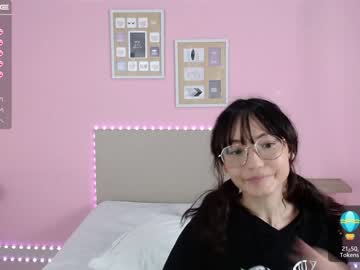 webcam girl little_effy18 live cam image #1276080