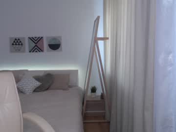 webcam girl valeria_green99 live cam image #103010