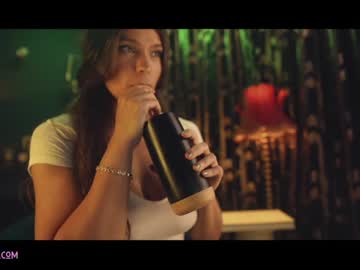webcam girl lucieoude_ live cam image #3087936