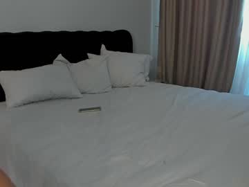 webcam girl moniqueeass live cam image #2410795
