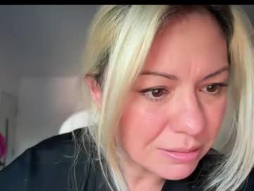 webcam girl kiradivine live cam image #10057551
