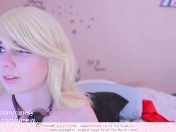 webcam girl runesy live cam image #925273