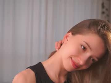 webcam girl little_poetry live cam image #12456184