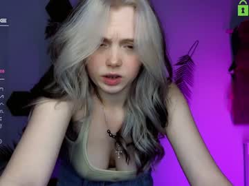 webcam girl small_blondee live cam image #6478054
