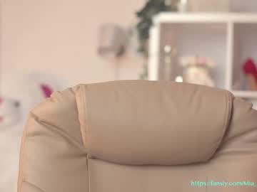 webcam girl mia_milagros live cam image #2390920