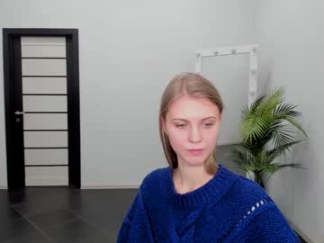 webcam girl phoebepaw live cam image #11002675