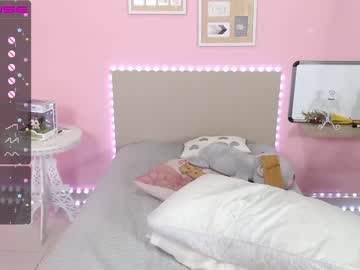 webcam girl little_effy18 live cam image #1832194