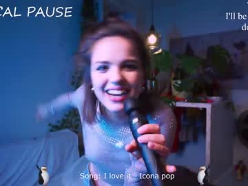 webcam couple emiliacourtney live cam image #9248090