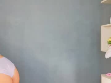 webcam girl flirtnsmirkk live cam image #10837763