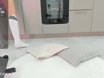 webcam girl lizzy_peach live cam image #10605730