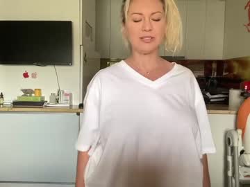 webcam girl kiradivine live cam image #6185788