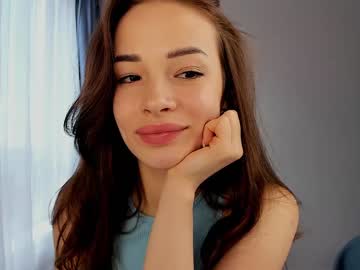 webcam girl strawberry_donut live cam image #6728687